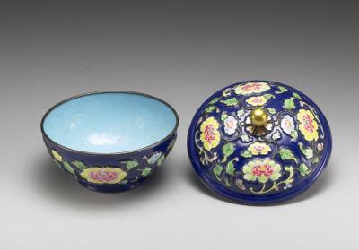 图片[2]-Silver lidded bowl with Western lotuses in painted enamels, Qing dynasty, Kangxi reign (1662-1722)-China Archive